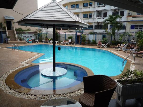 Marina Inn Pattaya Εξωτερικό φωτογραφία